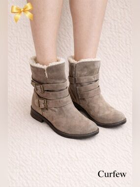Curfew Taupe Sherpa Lined Ankle Boots Size 8